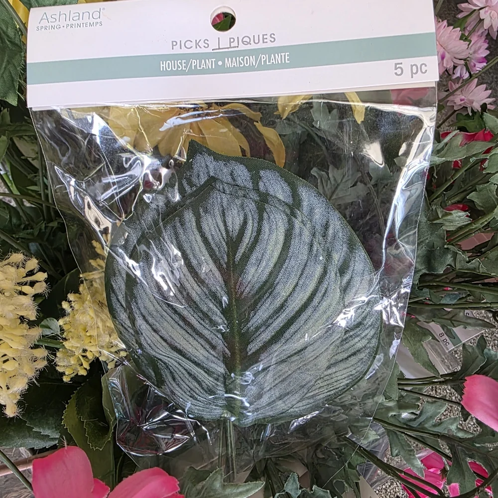ASSORTED BUNDLE FAUX FLOWERS AND GREENERY